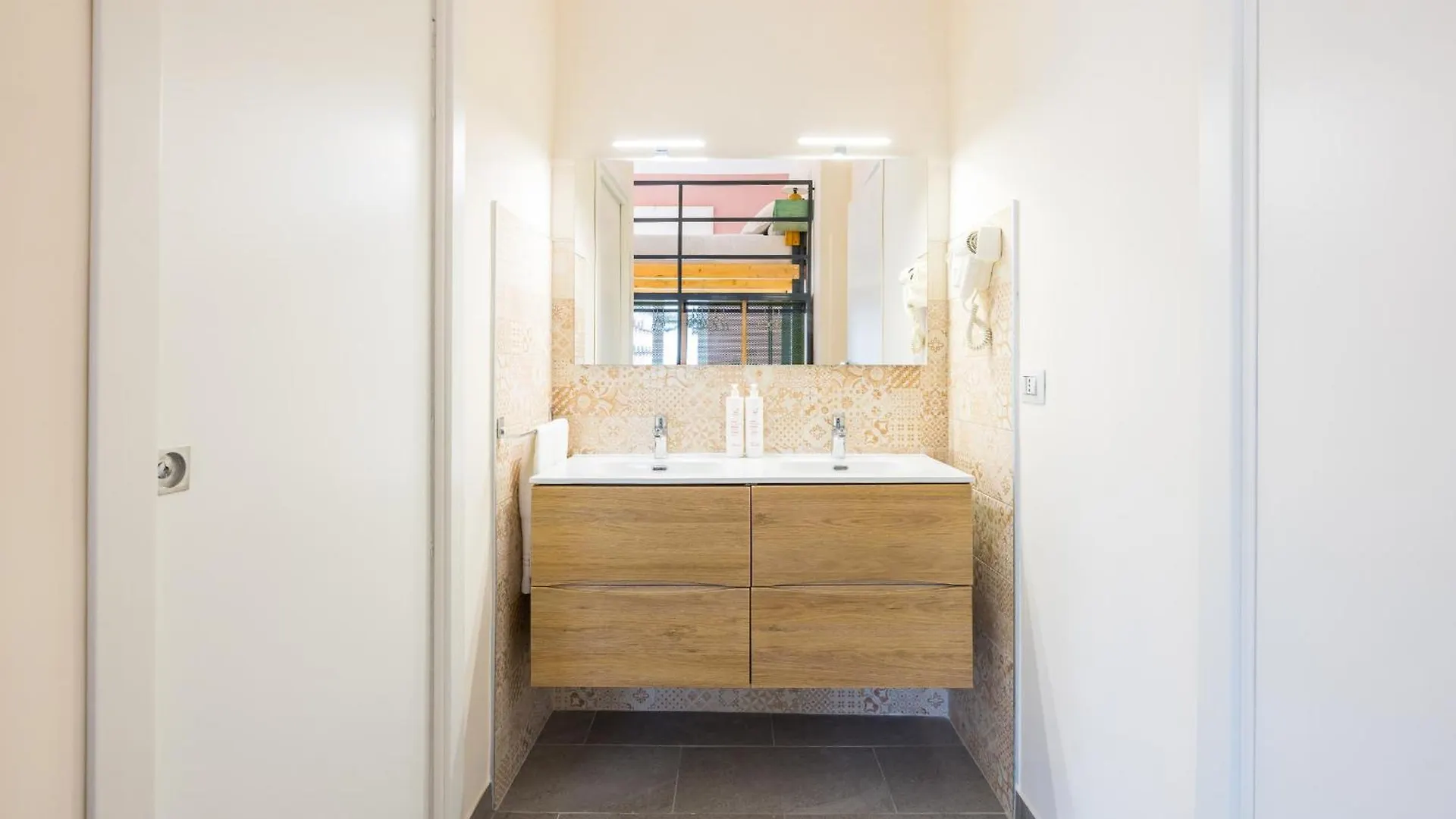 Central Station Housing Apartments II By Wonderful Italy Naples